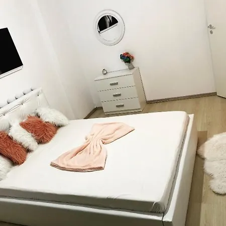 Апартаменти My Place *